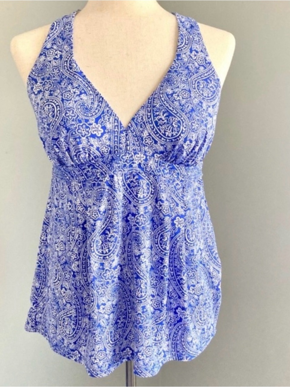 Lands End Paisley Racer-back V Neck Flowy Loose Fitting Tankini Molded Bra Sz 8